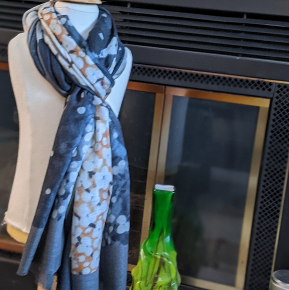 CASHMERE SCARF/WRAP - Picture 3 of 6